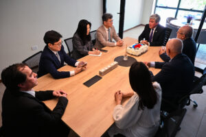 Reunión Embajador de la República de Corea con autoridades de la Universidad